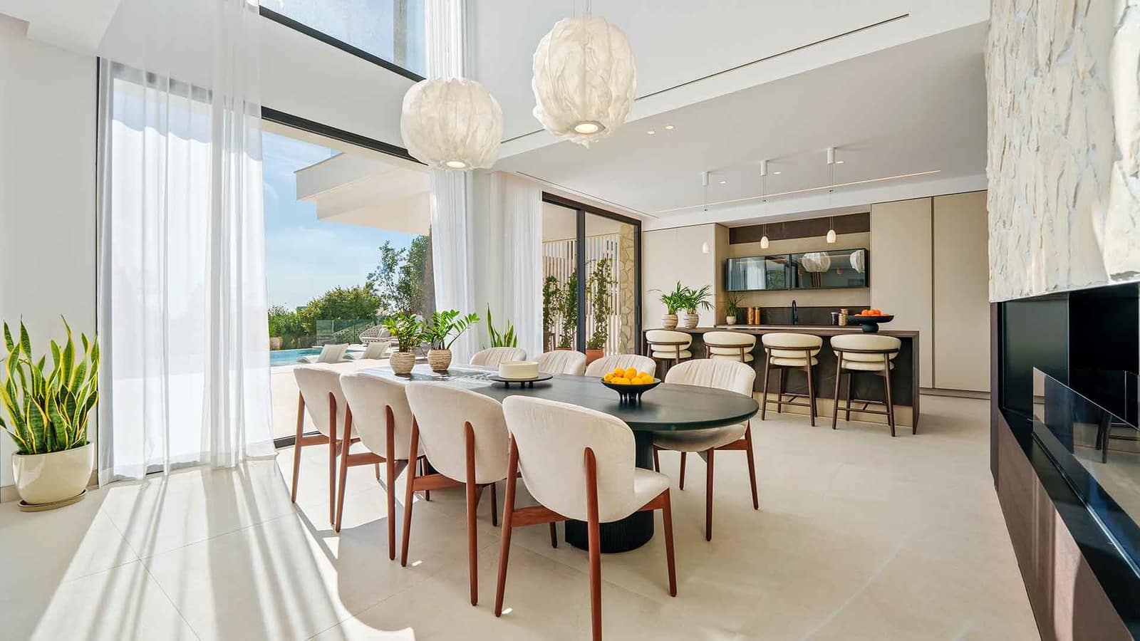 5 bedroom Villa for sale in La Quinta with pool - € 5,495,000 (Ref: 9439998)