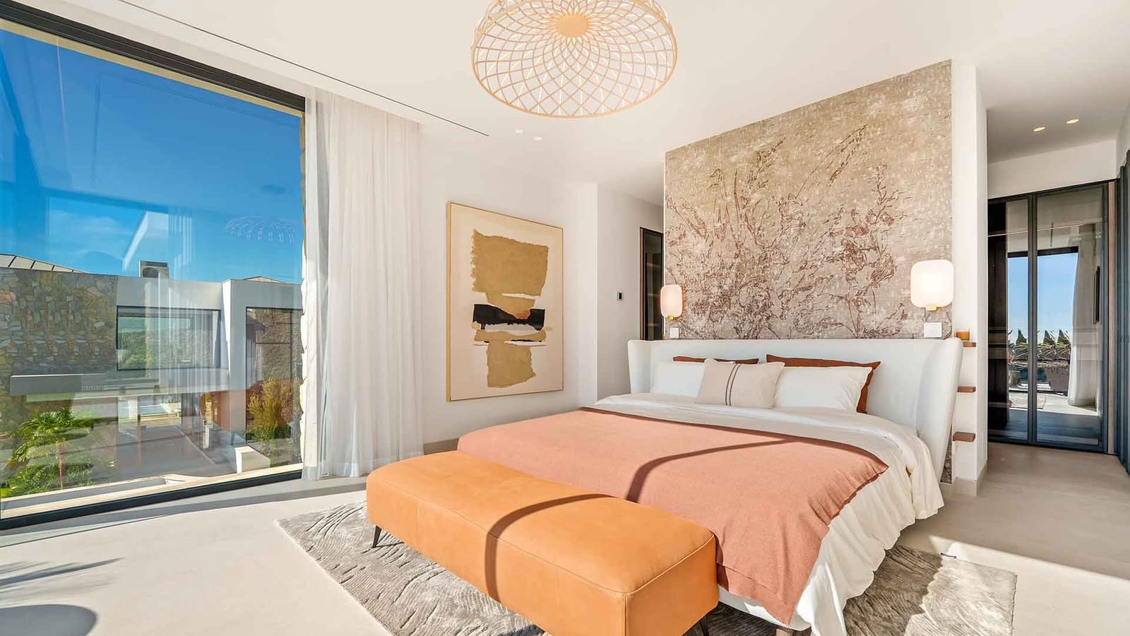 5 bedroom Villa for sale in La Quinta with pool - € 5,495,000 (Ref: 9439998)