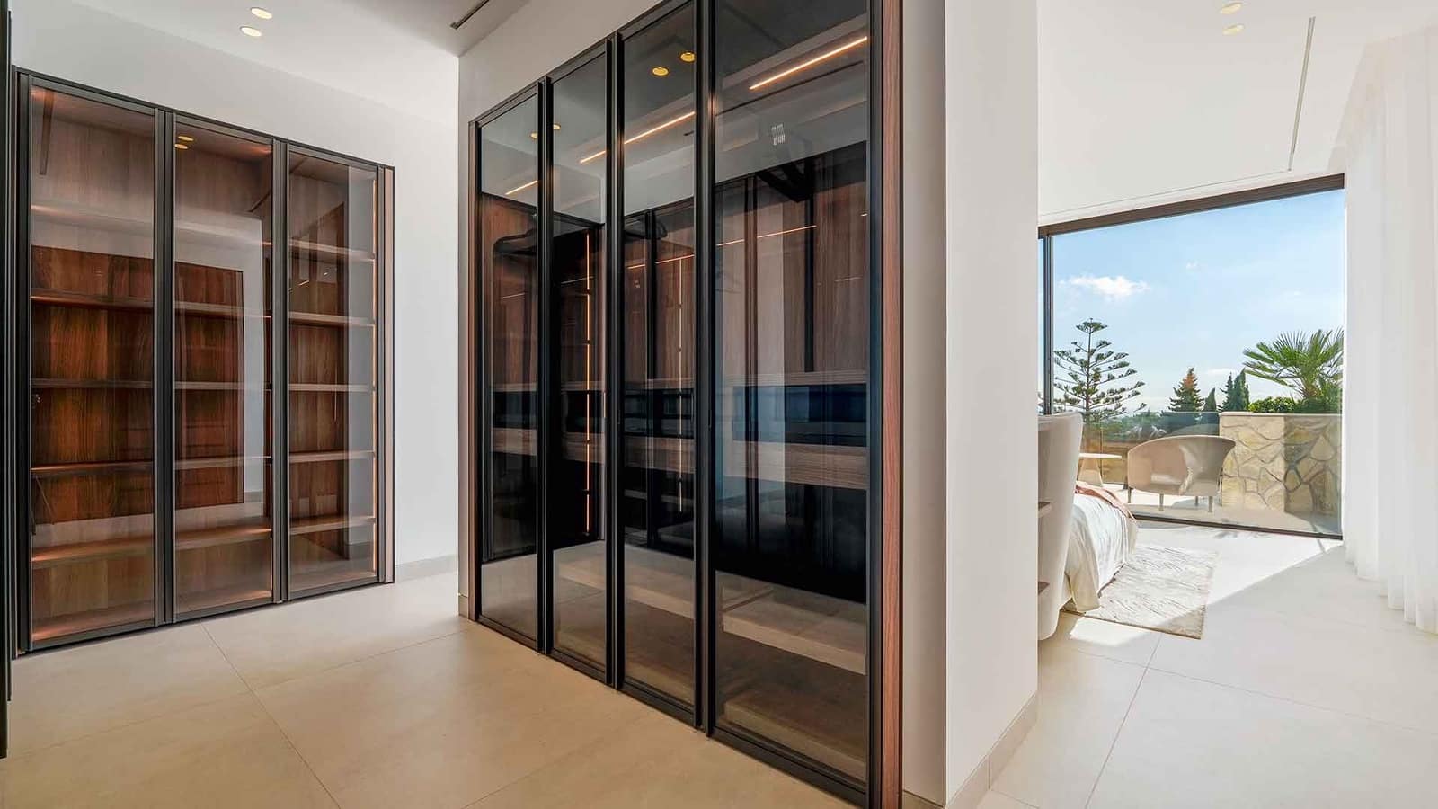 5 bedroom Villa for sale in La Quinta with pool - € 5,495,000 (Ref: 9439998)