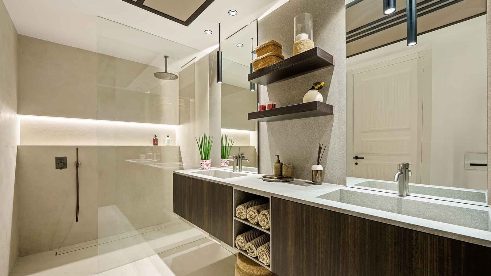 5 bedroom Villa for sale in La Quinta with pool - € 5,495,000 (Ref: 9439998)