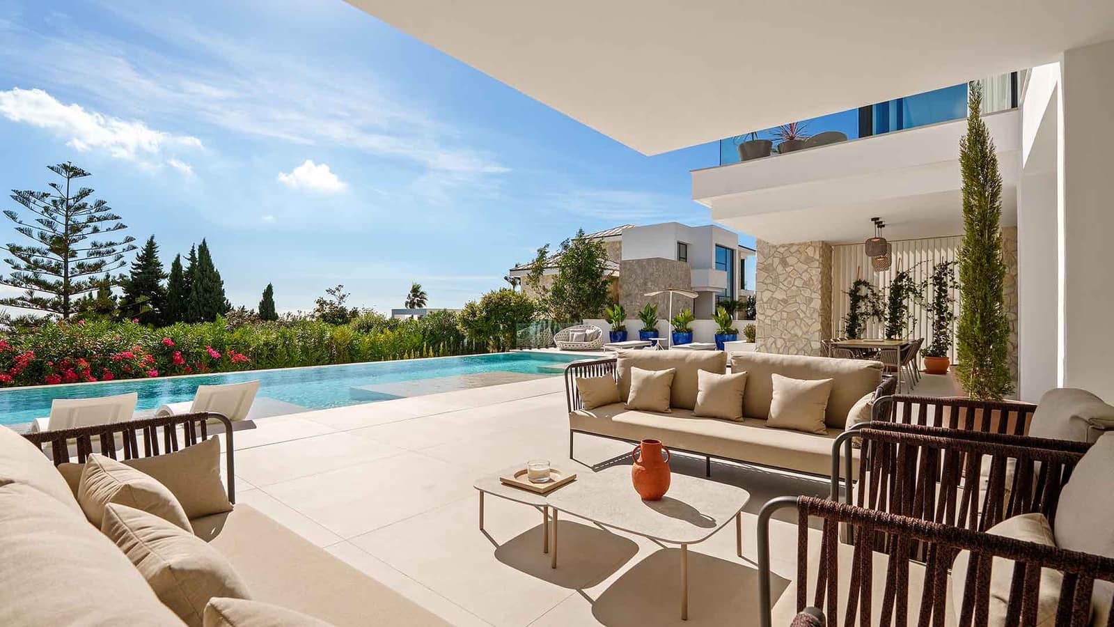 5 bedroom Villa for sale in La Quinta with pool - € 5,495,000 (Ref: 9439998)