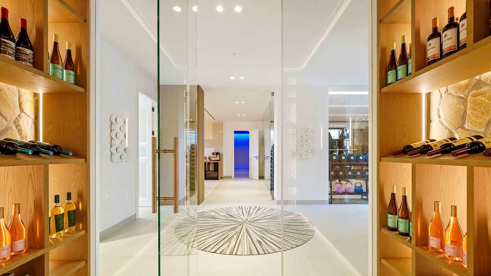 5 bedroom Villa for sale in La Quinta with pool - € 5,495,000 (Ref: 9439998)