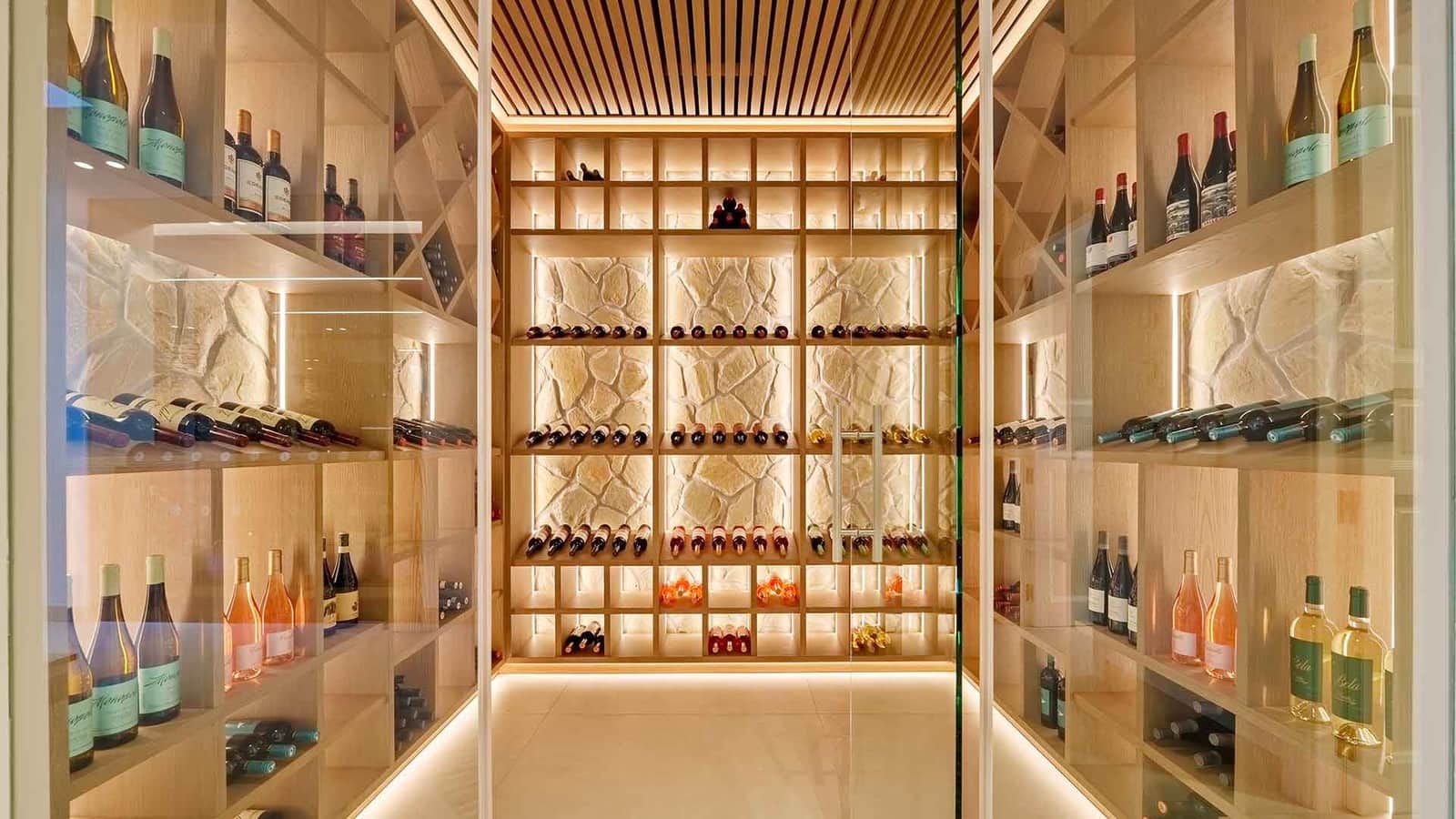 5 bedroom Villa for sale in La Quinta with pool - € 5,495,000 (Ref: 9439998)