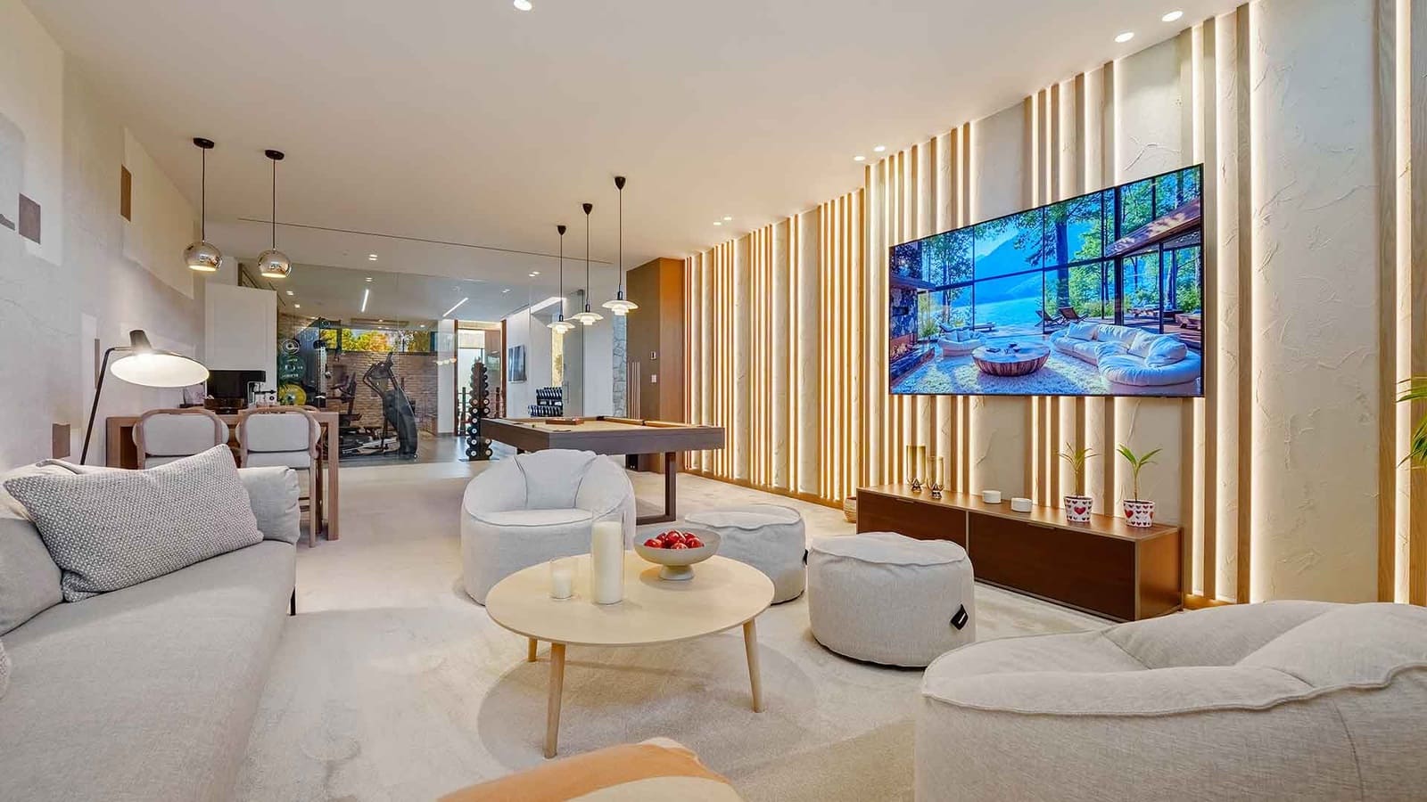 5 bedroom Villa for sale in La Quinta with pool - € 5,495,000 (Ref: 9439998)