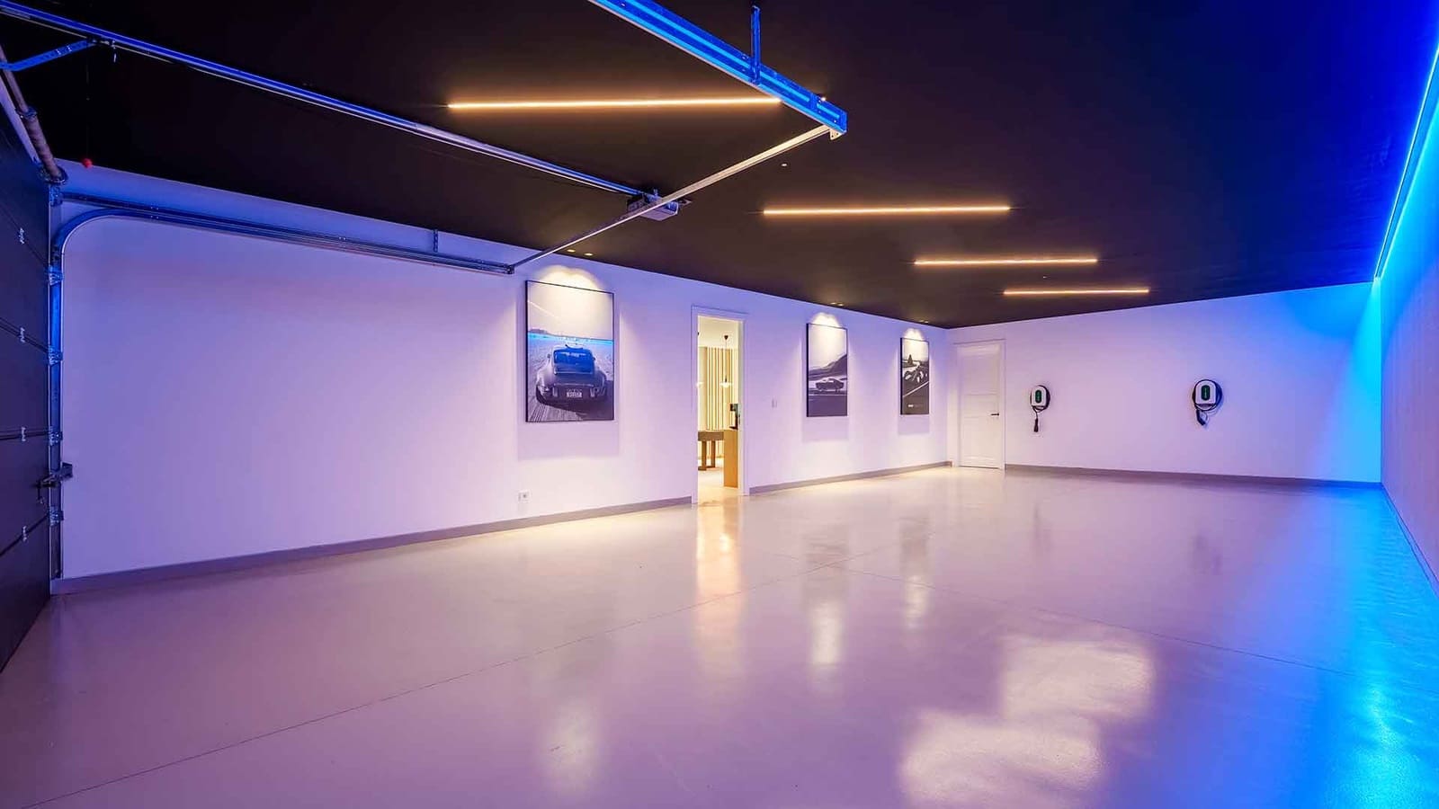 5 bedroom Villa for sale in La Quinta with pool - € 5,495,000 (Ref: 9439998)