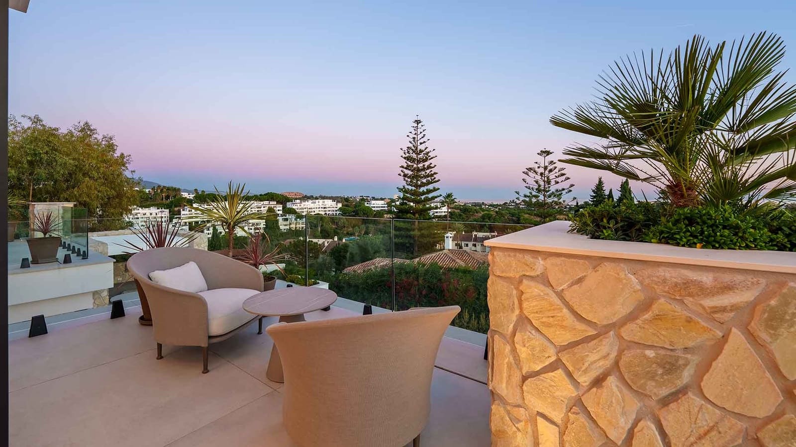 5 bedroom Villa for sale in La Quinta with pool - € 5,495,000 (Ref: 9439998)