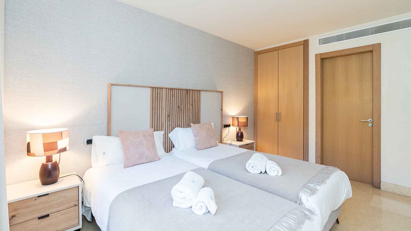 3 bedroom Apartment for sale in Golden Mile with pool - € 1,543,000 (Ref: 9448874)