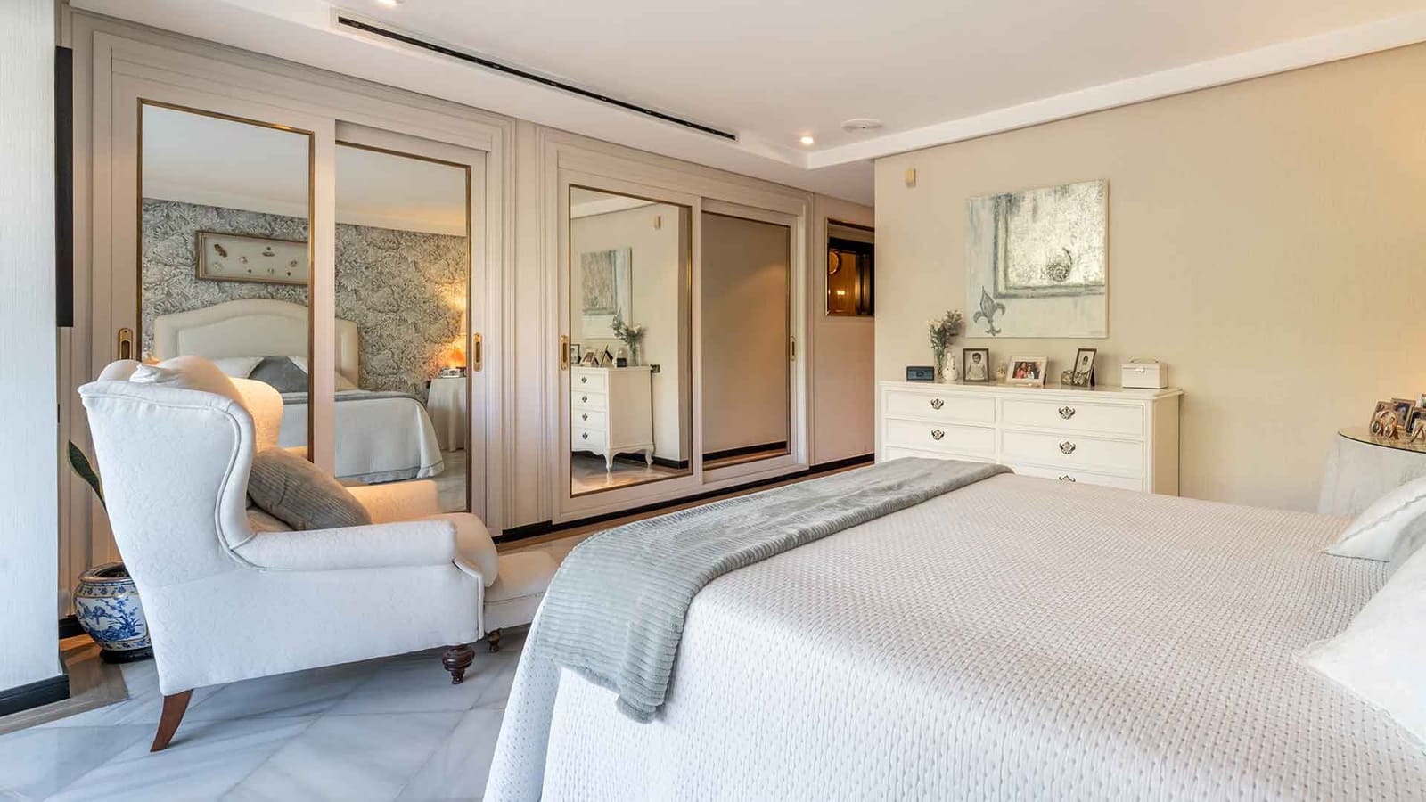 Apartamento de 4 habitaciones en Marbella en venta con piscina - 2.650.000 € (Ref: 9497044)