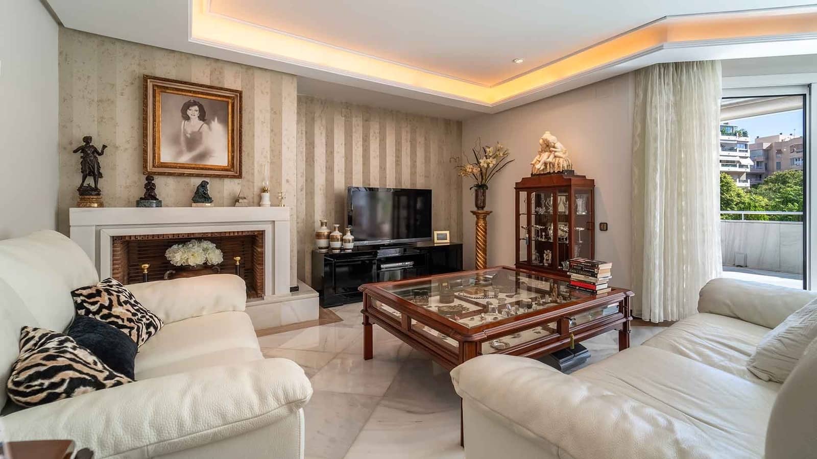 Apartamento de 4 habitaciones en Marbella en venta con piscina - 2.650.000 € (Ref: 9497044)