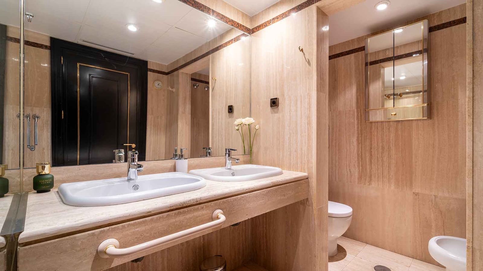 Apartamento de 4 habitaciones en Marbella en venta con piscina - 2.650.000 € (Ref: 9497044)