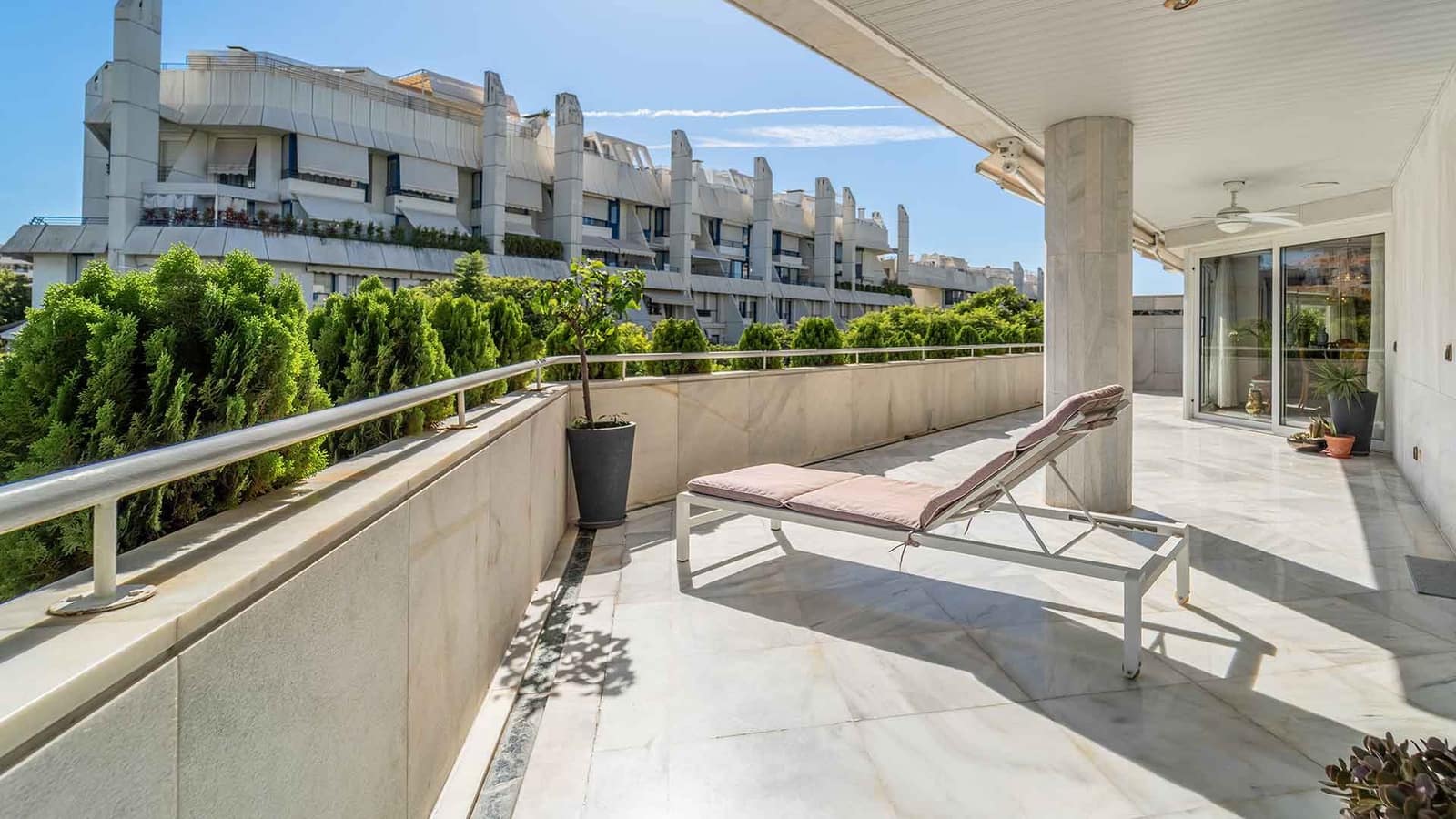 Apartamento de 4 habitaciones en Marbella en venta con piscina - 2.650.000 € (Ref: 9497044)