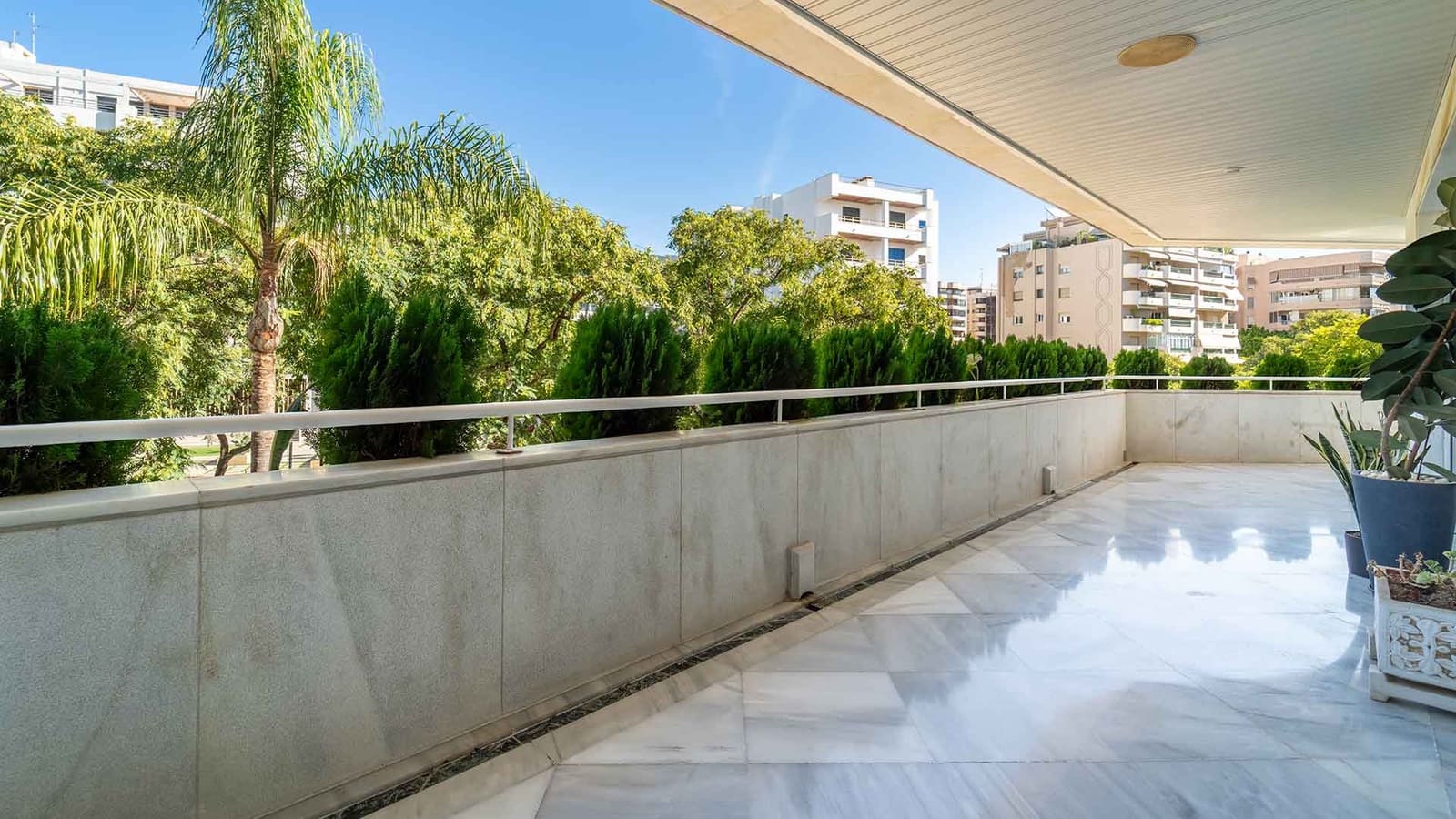 Apartamento de 4 habitaciones en Marbella en venta con piscina - 2.650.000 € (Ref: 9497044)