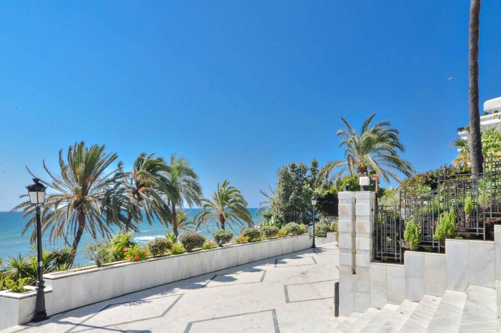 Apartamento de 4 habitaciones en Marbella en venta con piscina - 2.650.000 € (Ref: 9497044)