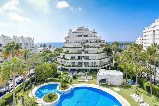 Apartamento de 4 habitaciones en Playa Bajadilla - Puertos, Marbella en venta con piscina - 2.650.000 € (Ref: 9497044)