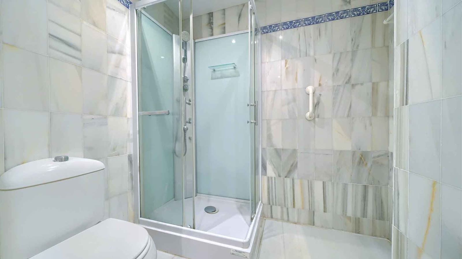 2 chambre Appartement à vendre à Estepona avec piscine - 390 000 € (Ref: 9530376)