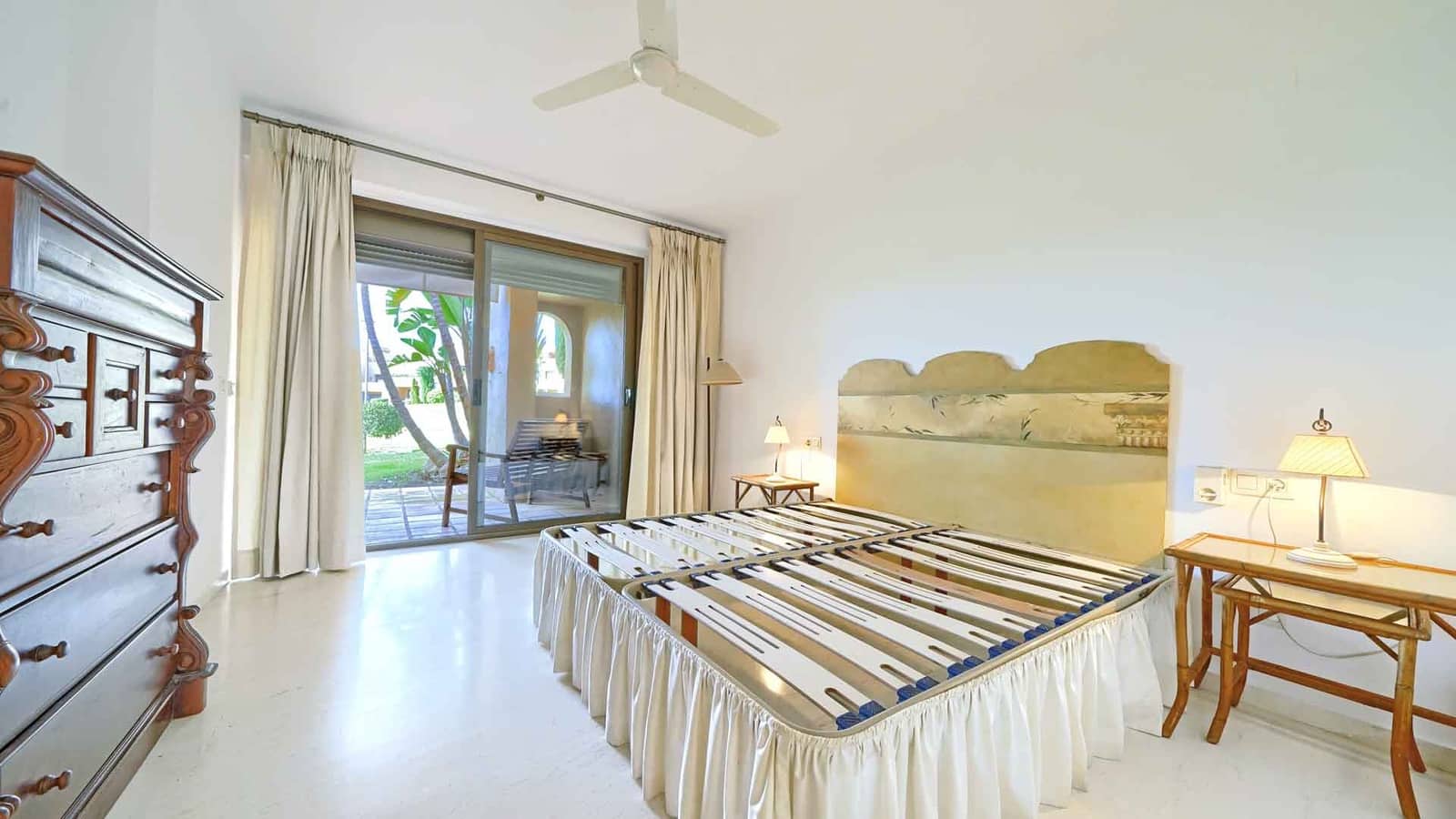 2 chambre Appartement à vendre à Estepona avec piscine - 390 000 € (Ref: 9530376)