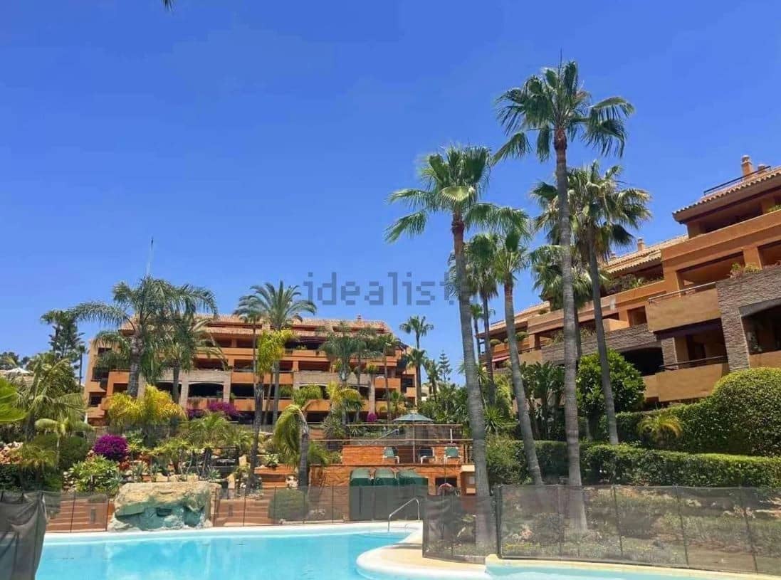 3 chambre Penthouse à vendre à Elviria avec piscine - 1 650 000 € (Ref: 9530377)
