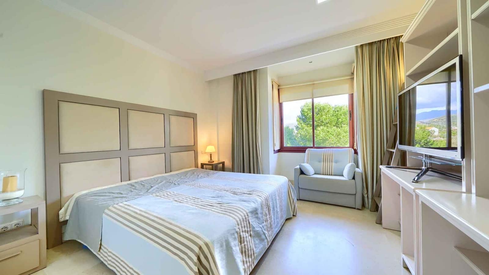 3 chambre Penthouse à vendre à Elviria avec piscine - 1 650 000 € (Ref: 9530377)