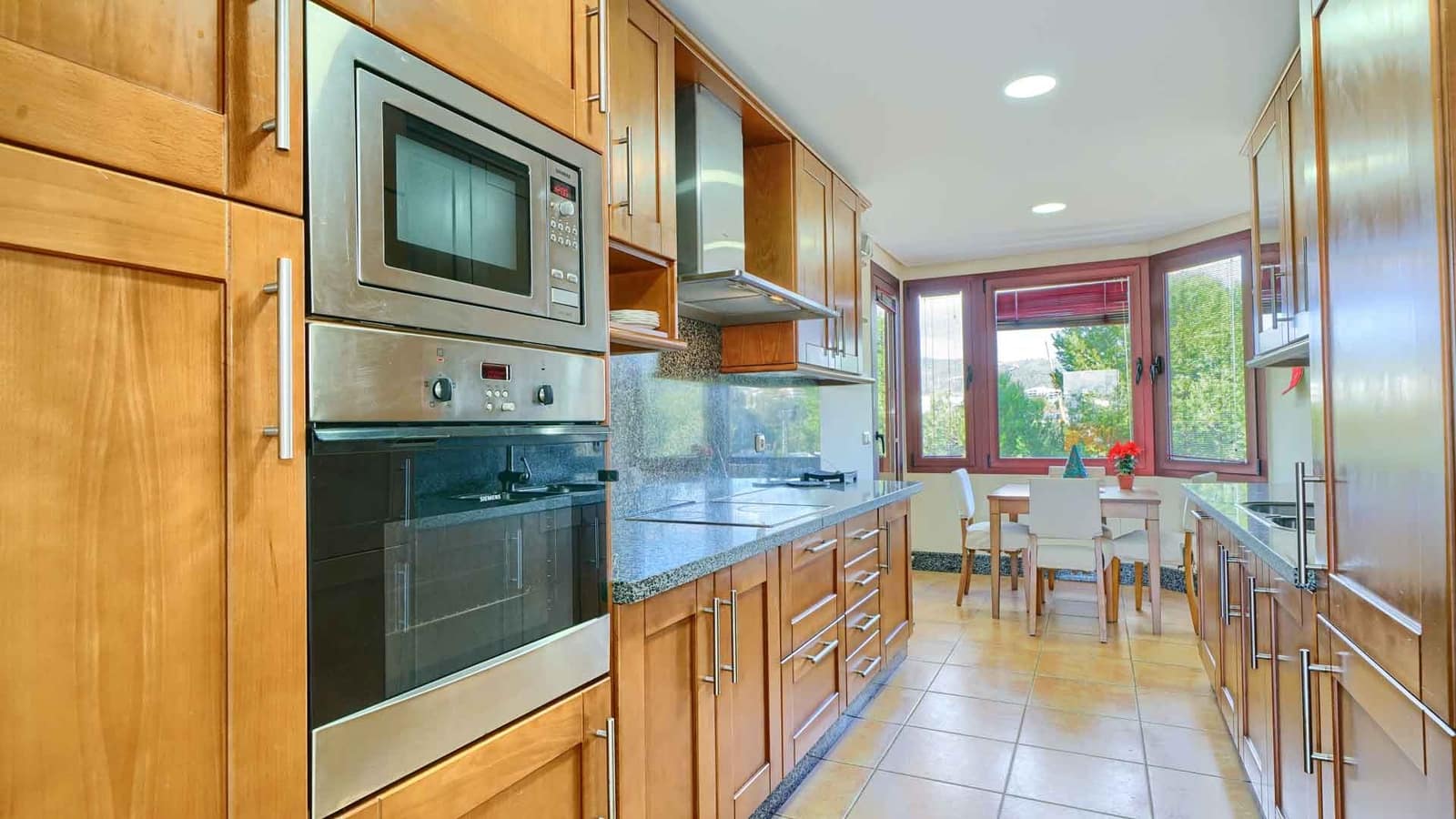 3 chambre Penthouse à vendre à Elviria avec piscine - 1 650 000 € (Ref: 9530377)