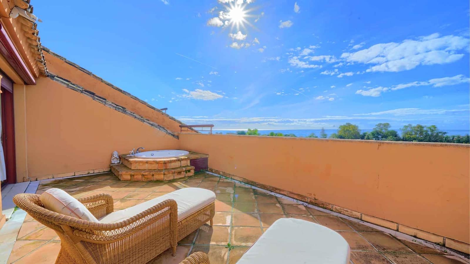 3 chambre Penthouse à vendre à Elviria avec piscine - 1 650 000 € (Ref: 9530377)