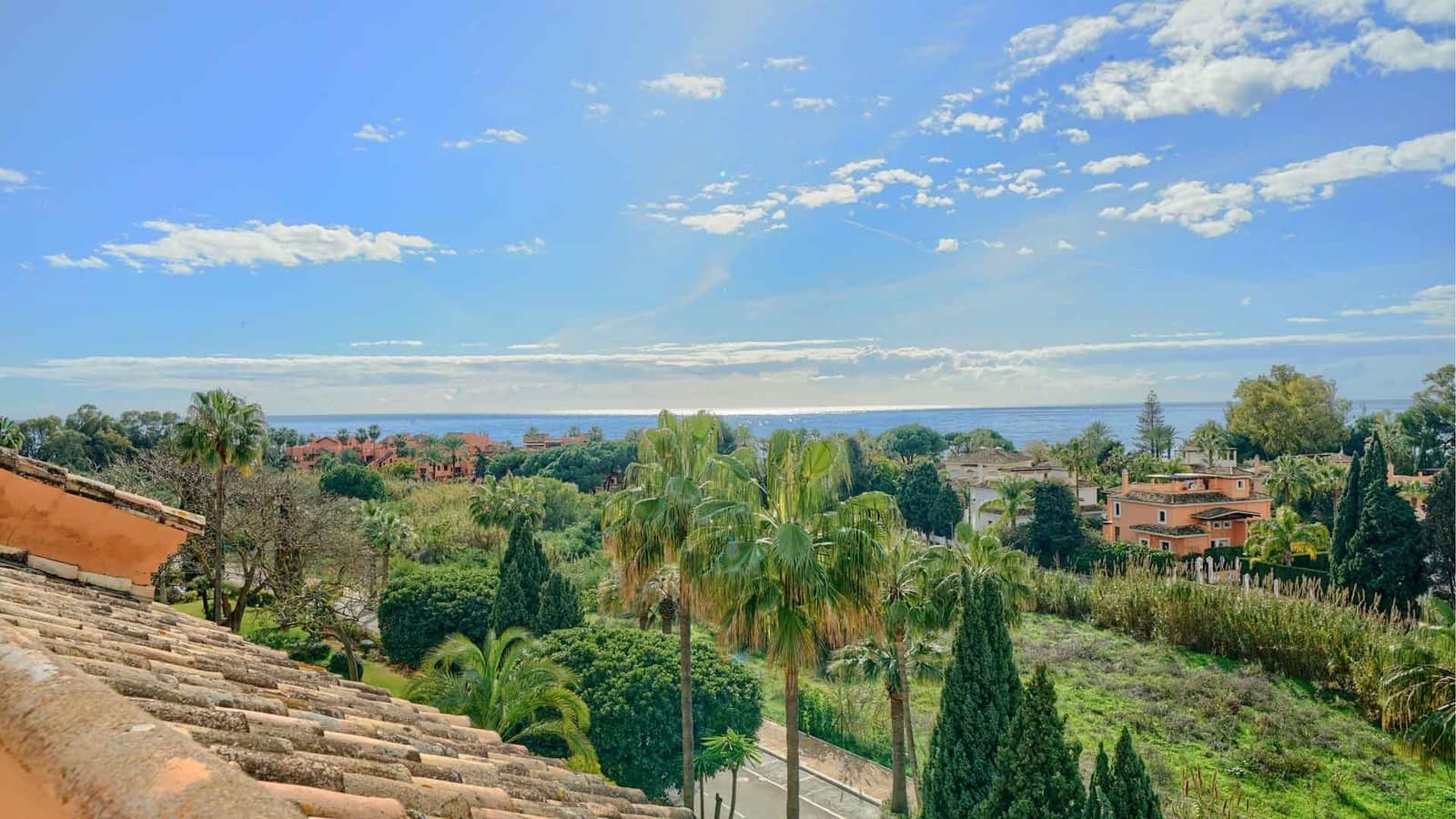 3 chambre Penthouse à vendre à Elviria avec piscine - 1 650 000 € (Ref: 9530377)