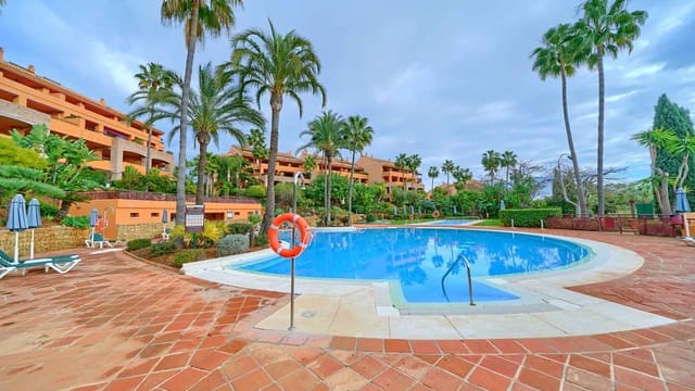 3 chambre Penthouse à vendre à Elviria, Marbella avec piscine - 1 650 000 € (Ref: 9530377)