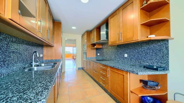 3 chambre Penthouse à vendre à Elviria, Marbella avec piscine - 1 650 000 € (Ref: 9530377)