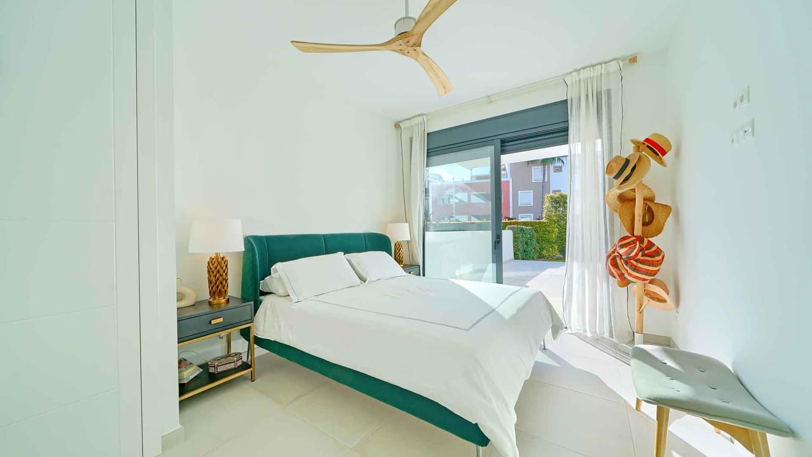 2 Zimmer Apartment zu verkaufen in Estepona mit Pool - 570.000 € (Ref: 9543454)