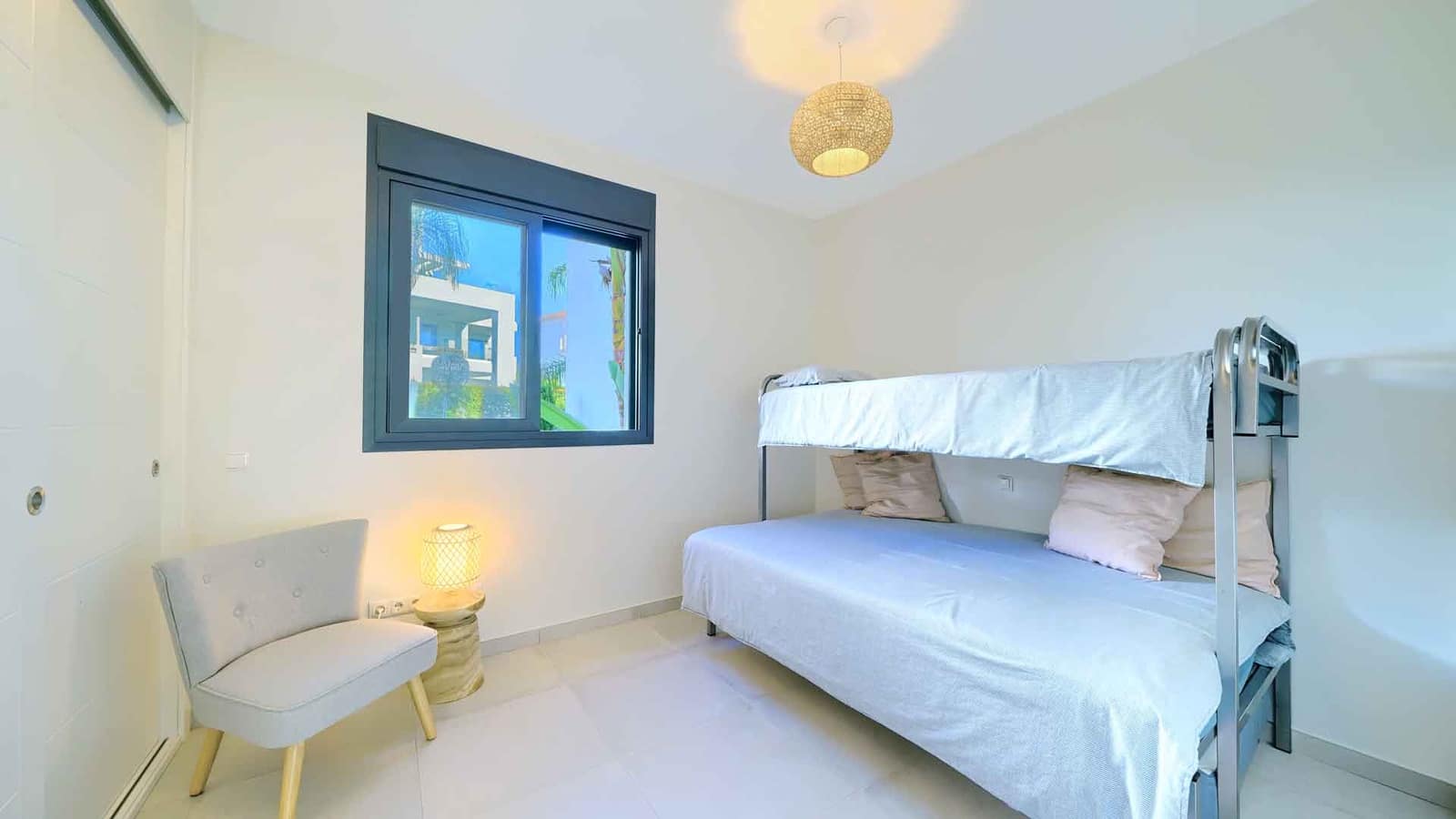 2 Zimmer Apartment zu verkaufen in Estepona mit Pool - 570.000 € (Ref: 9543454)