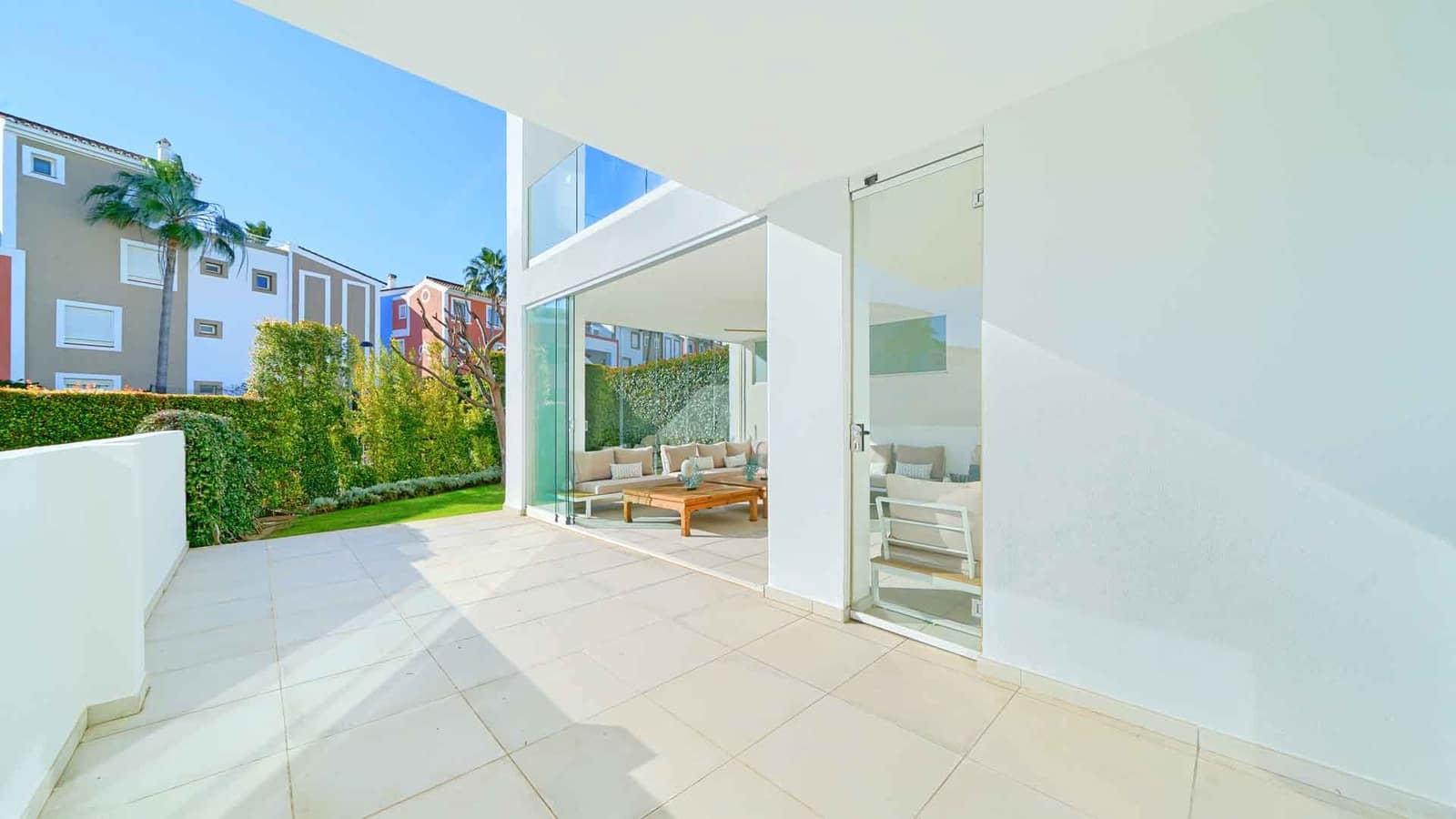 2 Zimmer Apartment zu verkaufen in Estepona mit Pool - 570.000 € (Ref: 9543454)