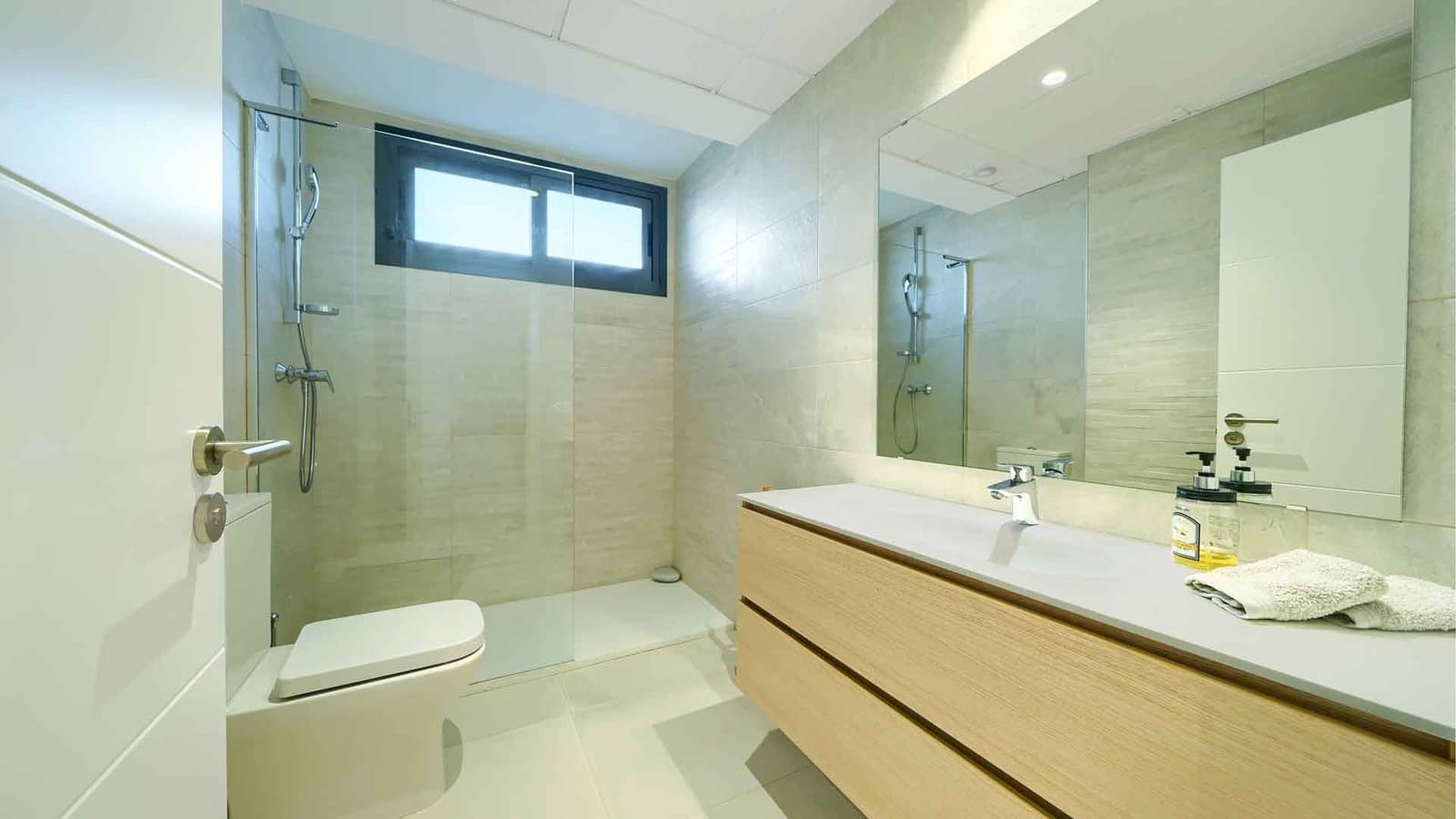 2 Zimmer Apartment zu verkaufen in Estepona mit Pool - 570.000 € (Ref: 9543454)