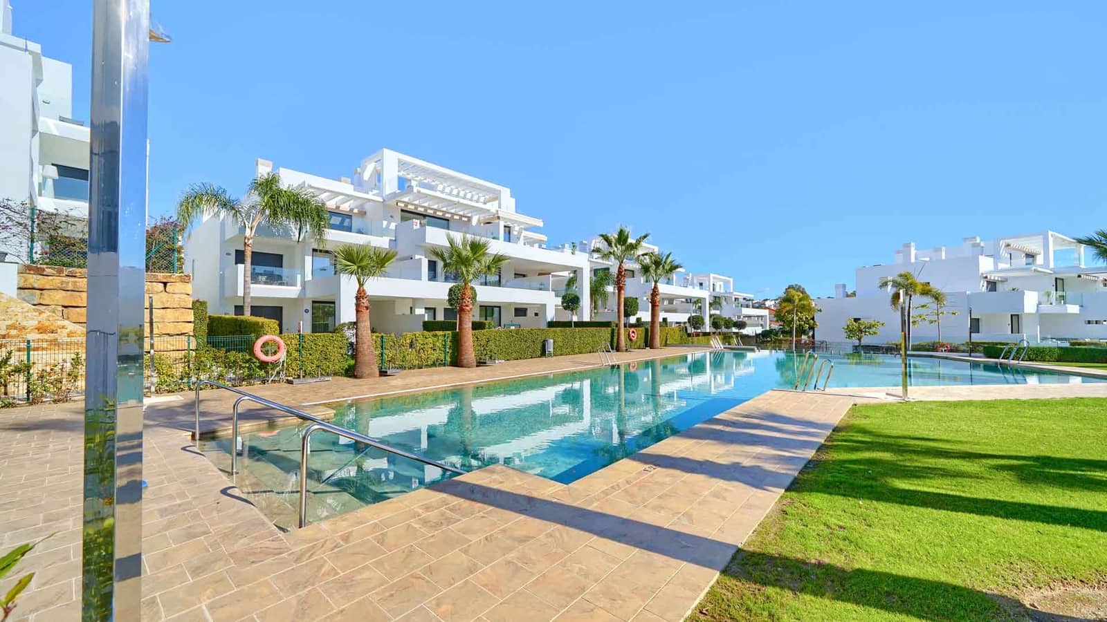 2 Zimmer Apartment zu verkaufen in Estepona mit Pool - 570.000 € (Ref: 9543454)