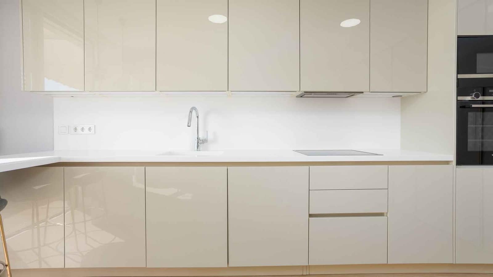 4 chambre Appartement à vendre à Estepona avec piscine - 1 350 000 € (Ref: 9547913)