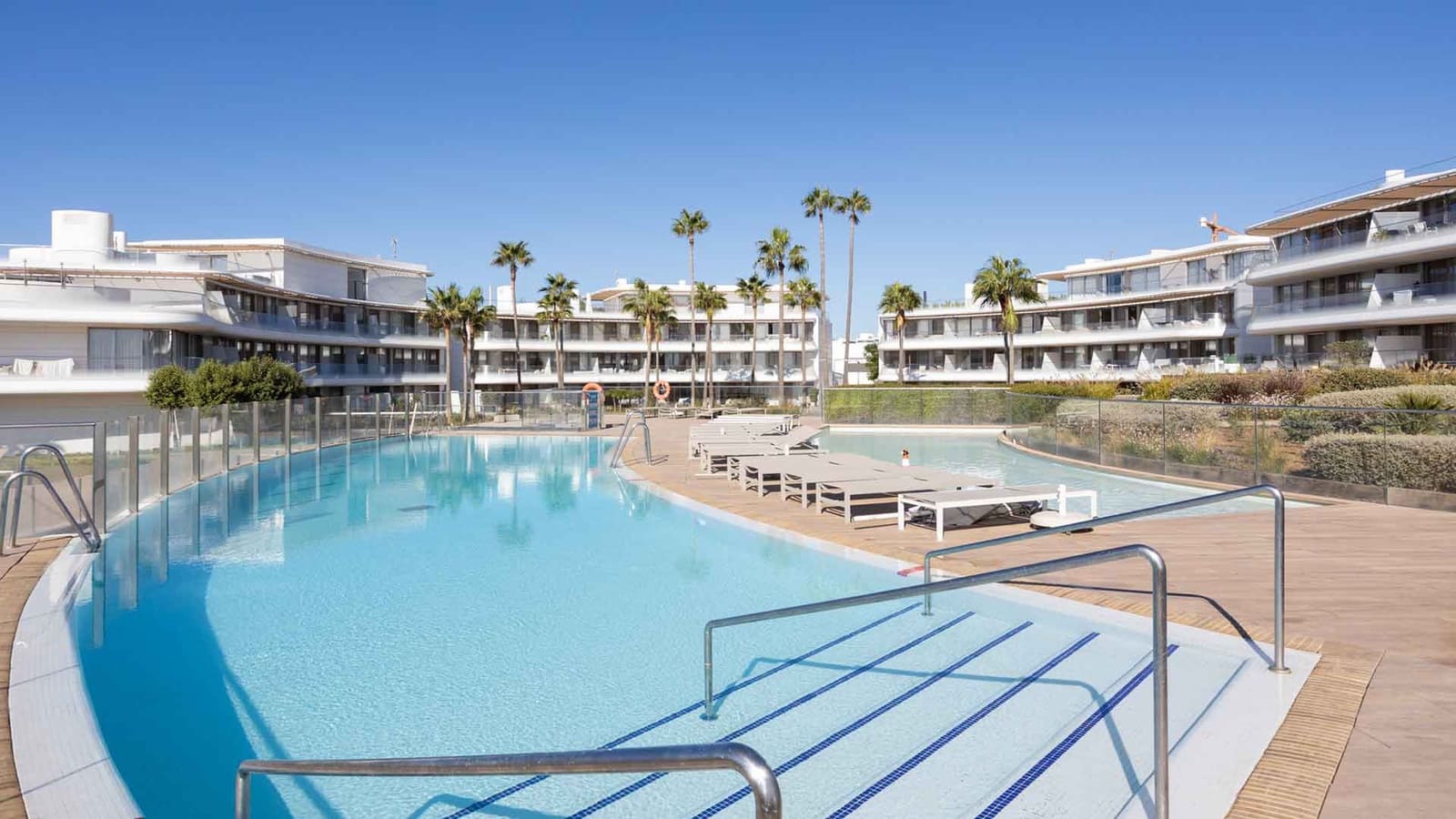 4 chambre Appartement à vendre à Estepona avec piscine - 1 350 000 € (Ref: 9547913)