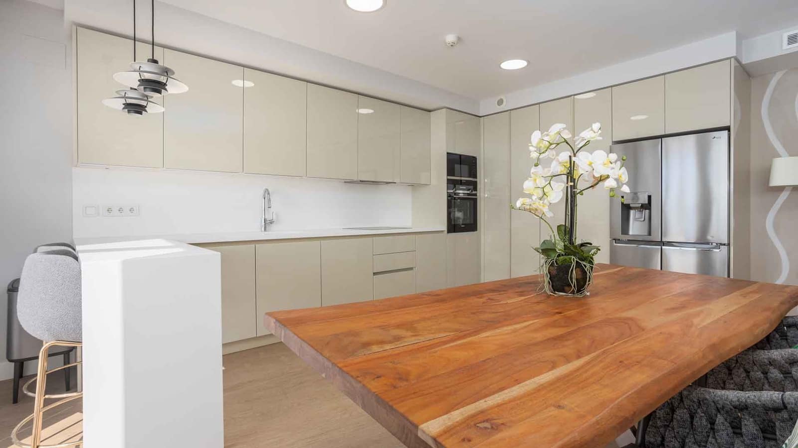 4 chambre Appartement à vendre à Estepona avec piscine - 1 350 000 € (Ref: 9547913)