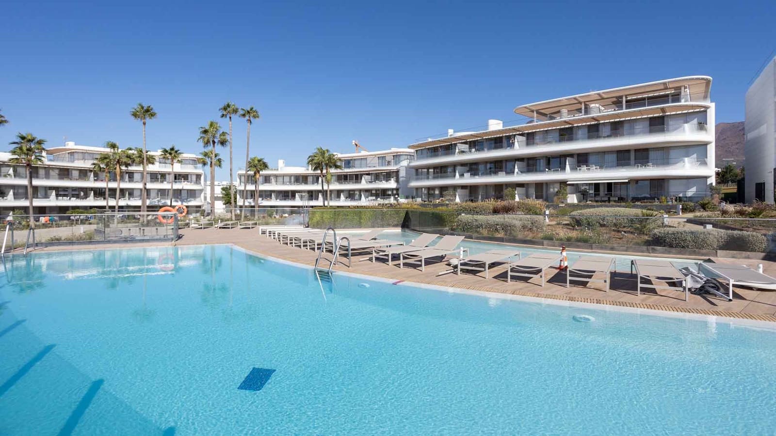 4 chambre Appartement à vendre à Estepona avec piscine - 1 350 000 € (Ref: 9547913)