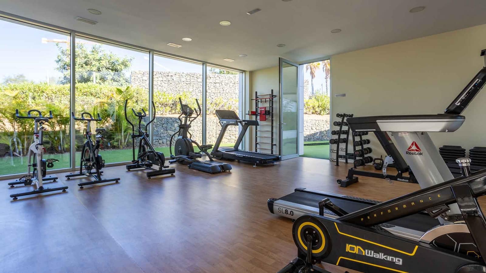 4 chambre Appartement à vendre à Estepona avec piscine - 1 350 000 € (Ref: 9547913)