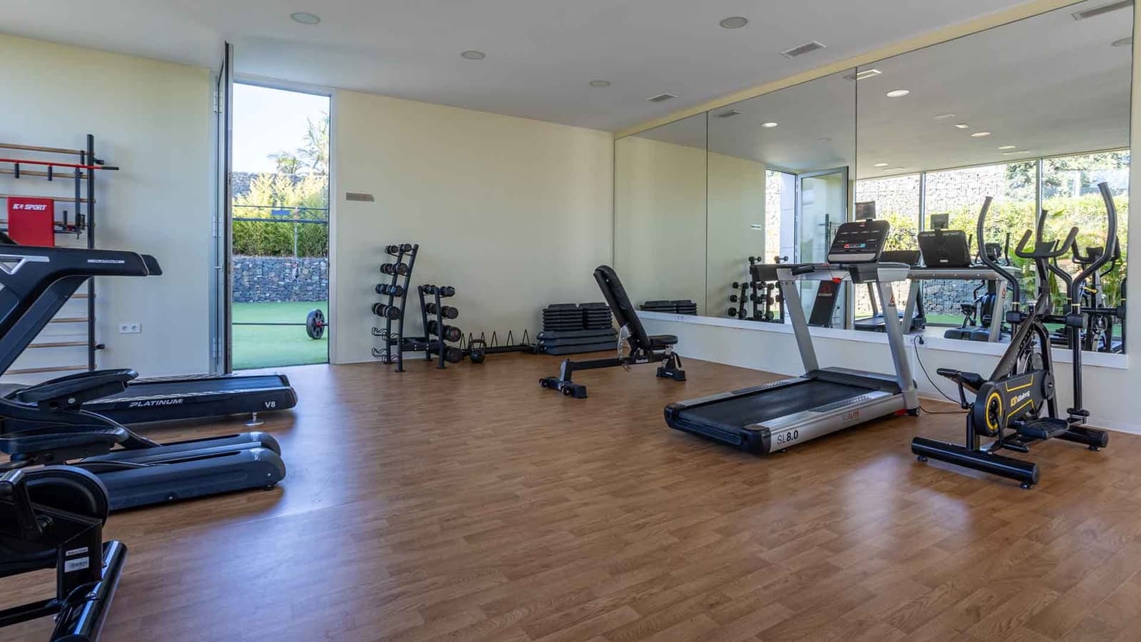 4 chambre Appartement à vendre à Estepona avec piscine - 1 350 000 € (Ref: 9547913)