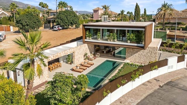 5 sovrum Villa till salu i Lomas De Marbella, Marbella med pool - 5 995 000 € (Ref: 9555580)