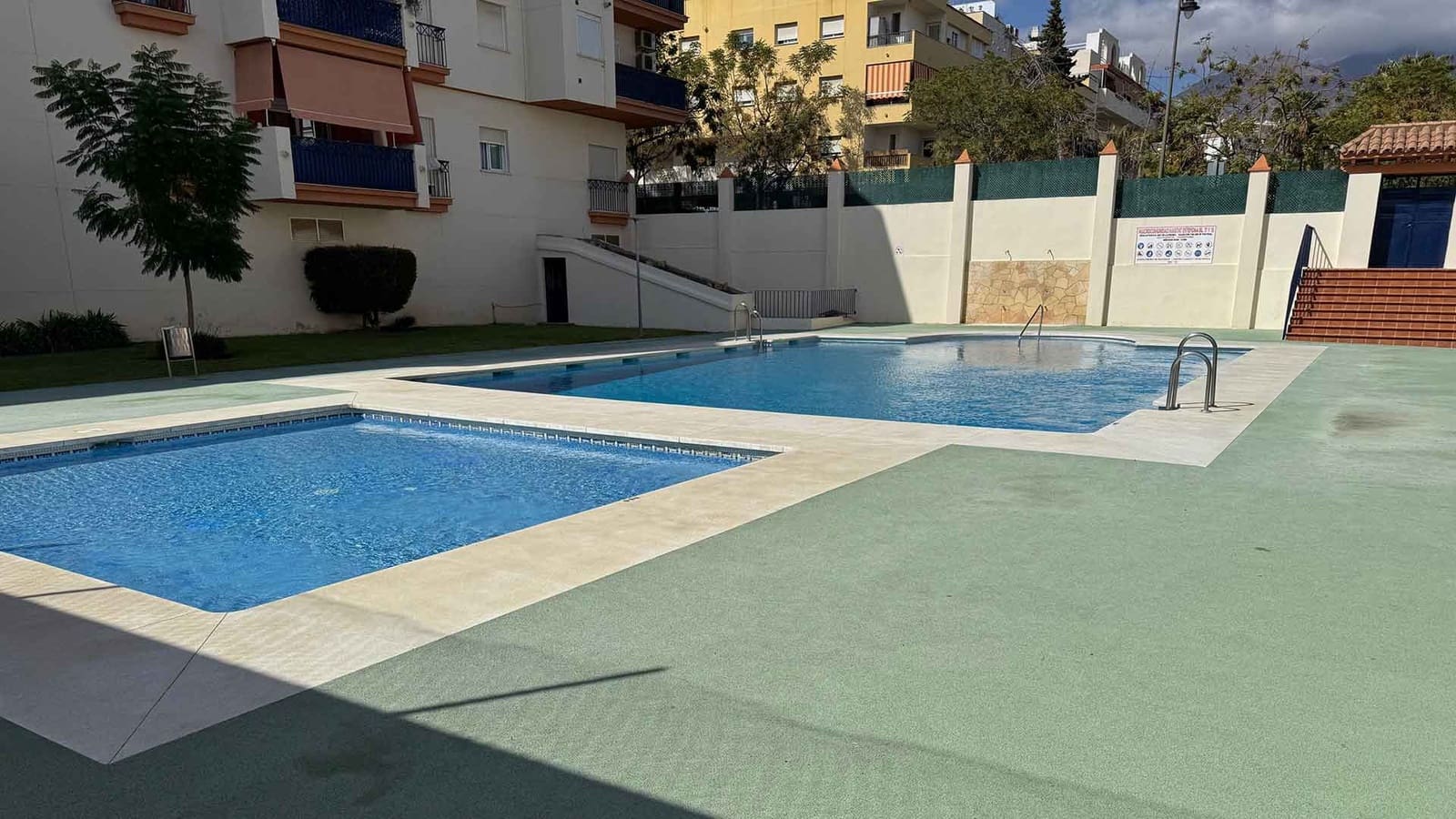 4 bedroom Penthouse for sale in Estepona with pool - € 790,000 (Ref: 9568394)