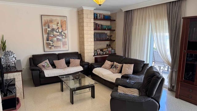 4 chambre Penthouse à vendre à Centro, Estepona avec piscine - 790 000 € (Ref: 9568394)