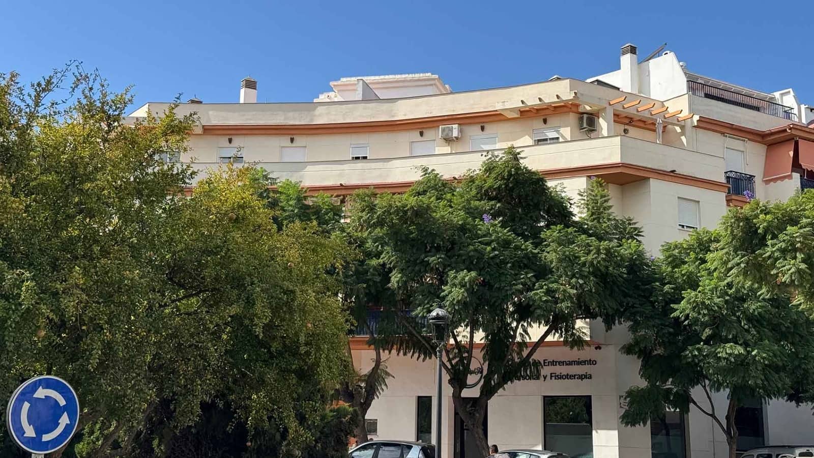 4 bedroom Penthouse for sale in Estepona with pool - € 790,000 (Ref: 9568394)