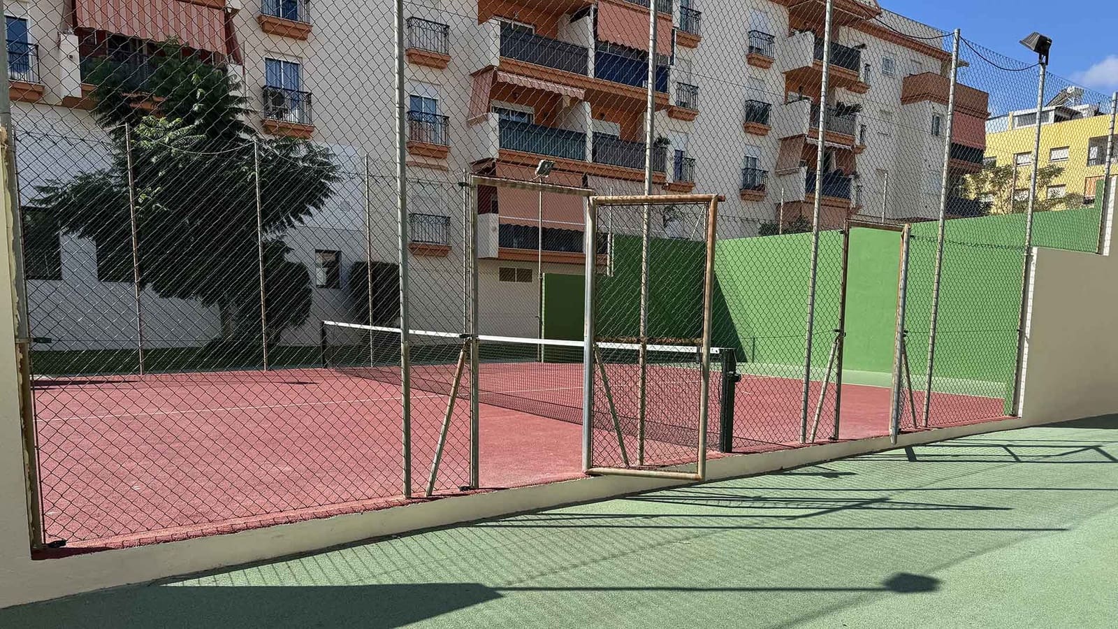 4 bedroom Penthouse for sale in Estepona with pool - € 790,000 (Ref: 9568394)