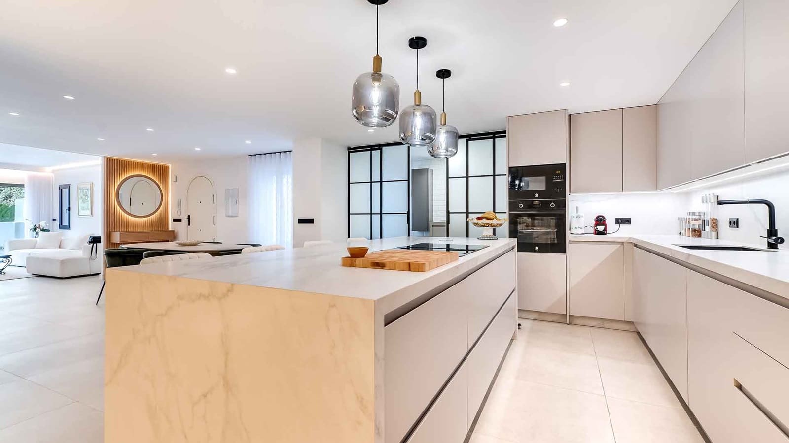 3 soverom Leilighet til salgs i Golden Mile med svømmebasseng - € 1 595 000 (Ref: 9570999)