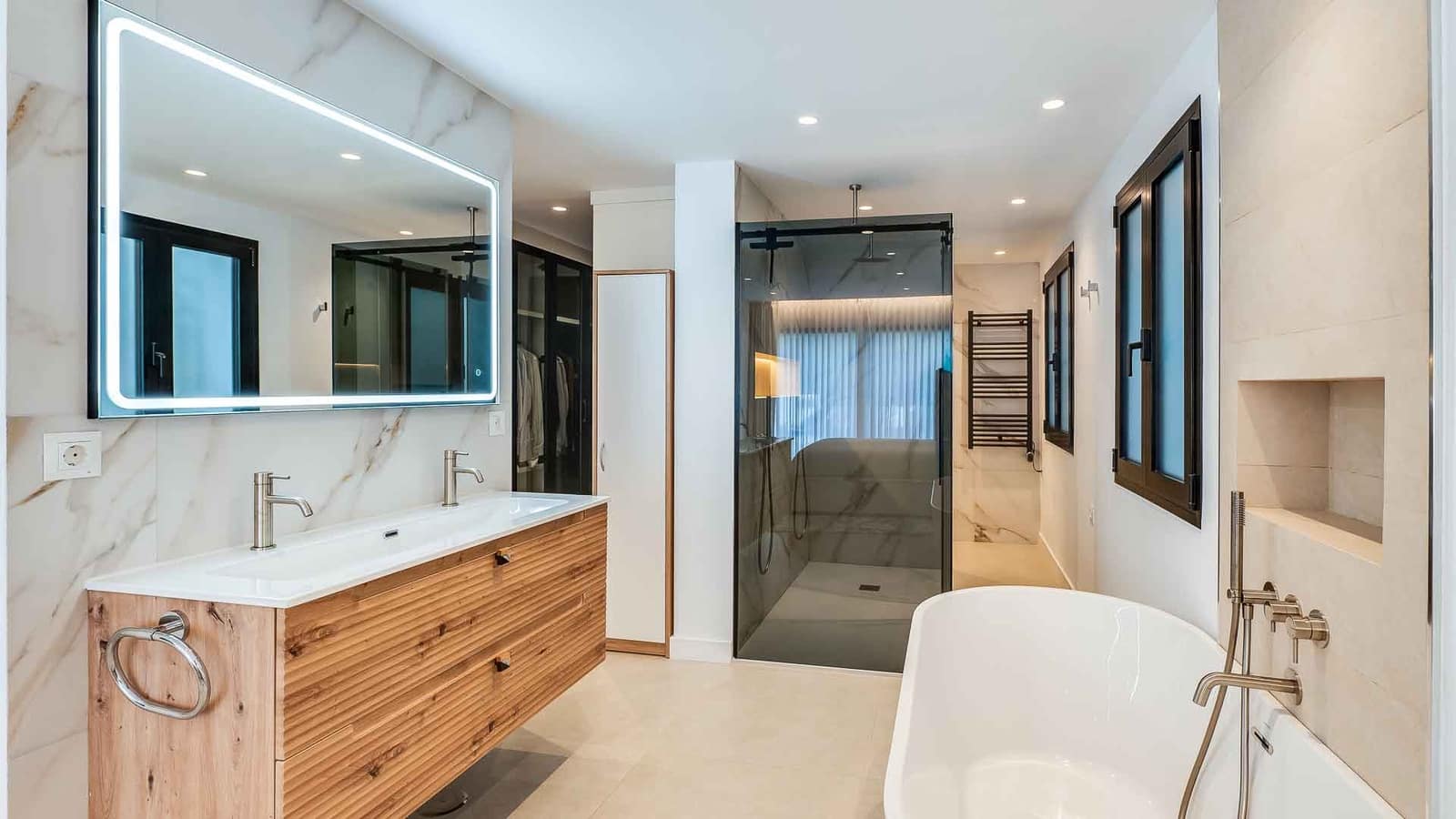 3 soverom Leilighet til salgs i Golden Mile med svømmebasseng - € 1 595 000 (Ref: 9570999)