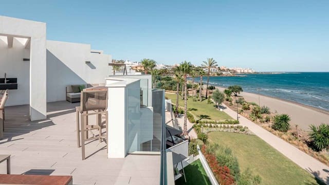 3 soveværelse Byhus til salg i Centro, Estepona med swimmingpool - € 3.450.000 (Ref: 9599441)