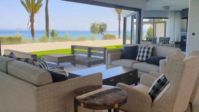 3 soveværelse Byhus til salg i Centro, Estepona med swimmingpool - € 3.450.000 (Ref: 9599441)