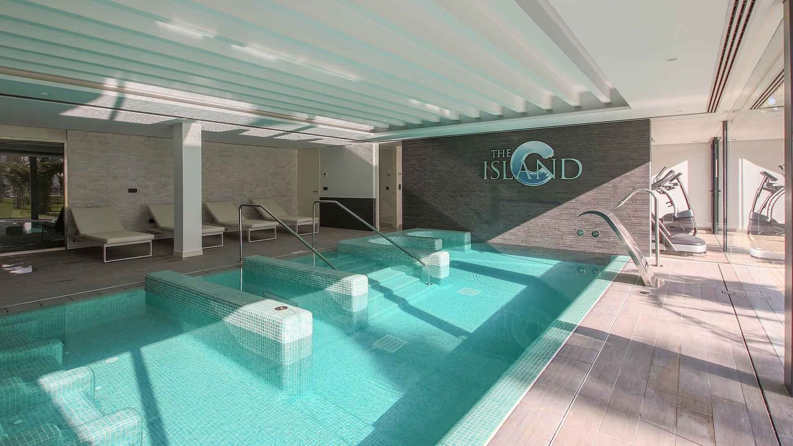 3 soveværelse Byhus til salg i Estepona med swimmingpool - € 3.450.000 (Ref: 9599441)