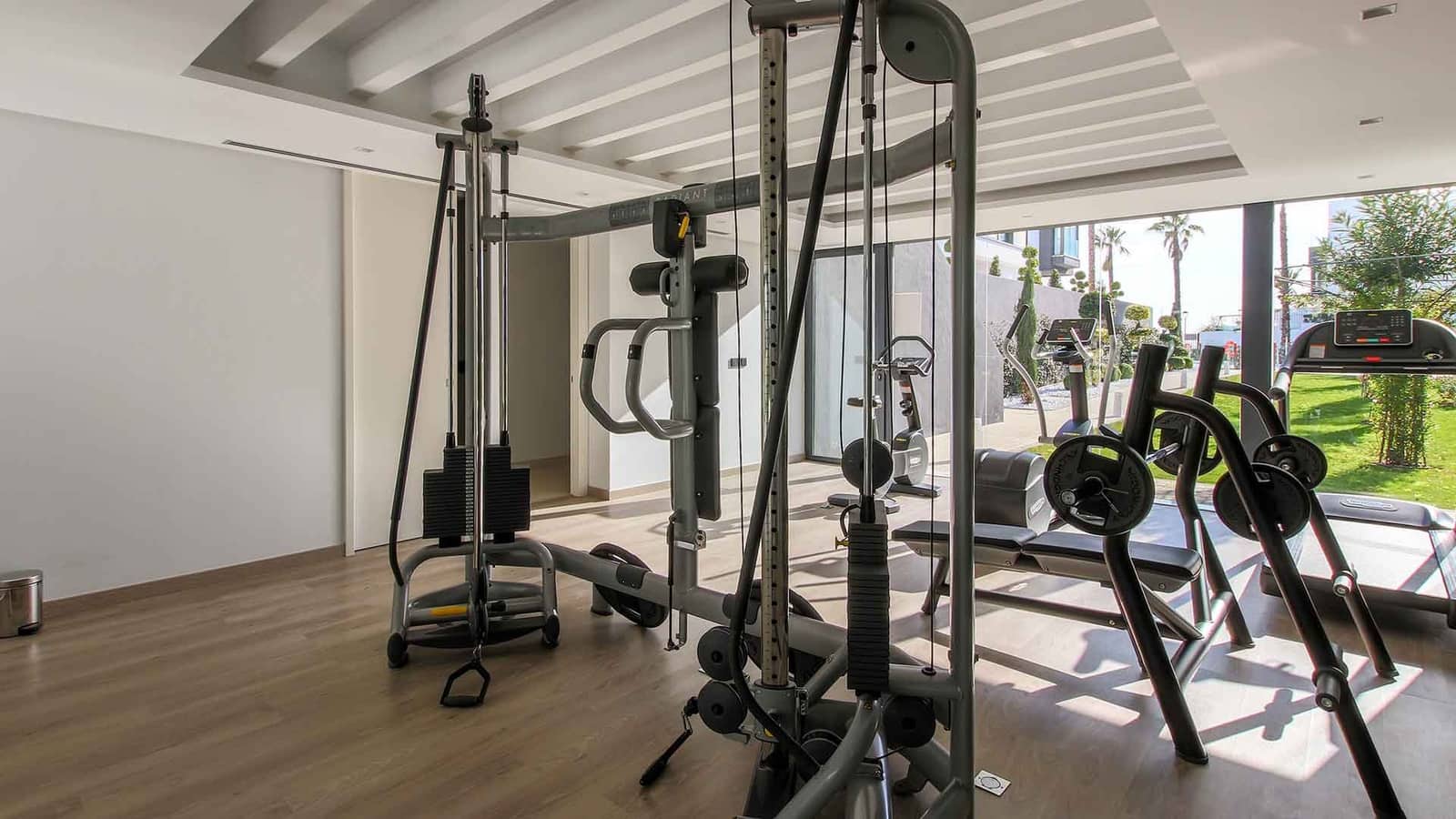 3 soveværelse Byhus til salg i Estepona med swimmingpool - € 3.450.000 (Ref: 9599441)