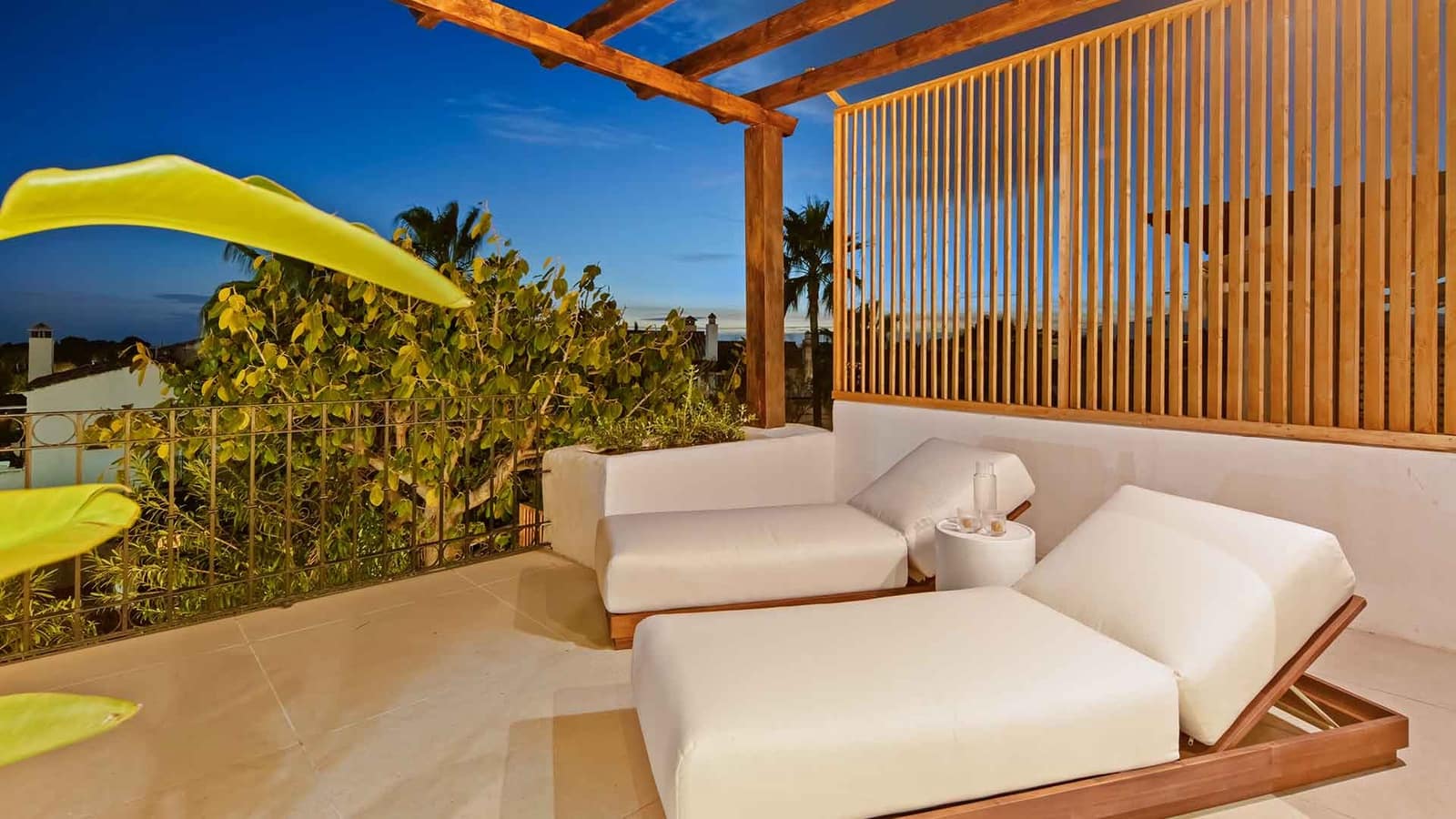 4 slaapkamer Halfvrijstaande villa te koop in Golden Mile met zwembad - € 2.595.000 (Ref: 9599442)